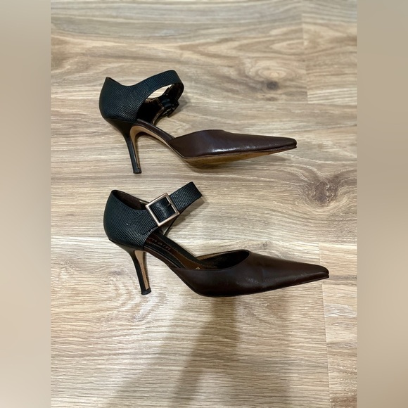 Amalfi Brown Leather Ankle Strap Pointed Toe Heels Pumps Size 7 EUC - Picture 4 of 4
